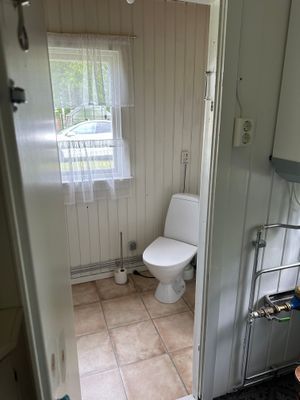 Stugan med sjöutsikt nära bad och handelsbod - Bild 25