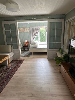 Stugan med sjöutsikt nära bad och handelsbod - Bild 11