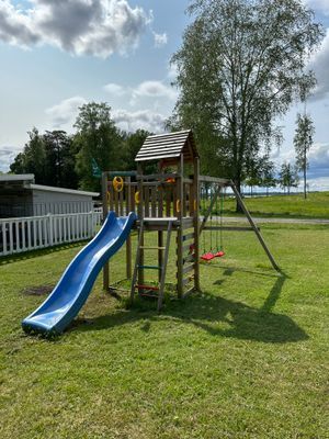 Stugan med sjöutsikt nära bad och handelsbod - Bild 3