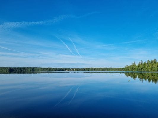 Mysig stuga i Småland med egen strand - Bild 7