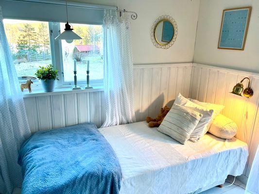 Enkelsäng i gäststugan