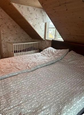 Mysig stuga på gård med bastu & eldplats - Bild 14