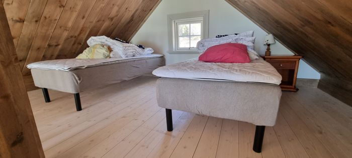 Modern stuga i Lugn miljö - Bild 9