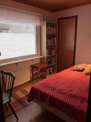 Sovrum med 120-säng