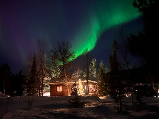 På kvällspromenaden kan man ha tur att se norrsken