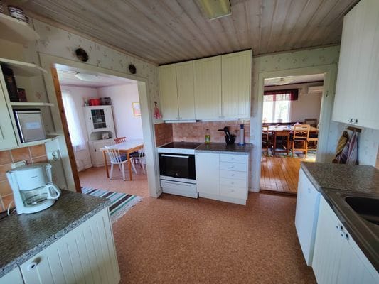 Urshult, mysigt hus med högt och soligt läge - Bild 9