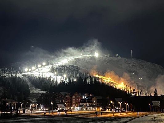 VILLA SKALSVALLEN, Skalets torg, inomhusbordtennis - Bild 101