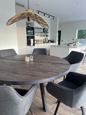 Nybyggt hus vid fiskesjö - Bild 28