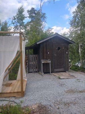 Friggebod med bastu och egen brygga vid sjö - Bild 19