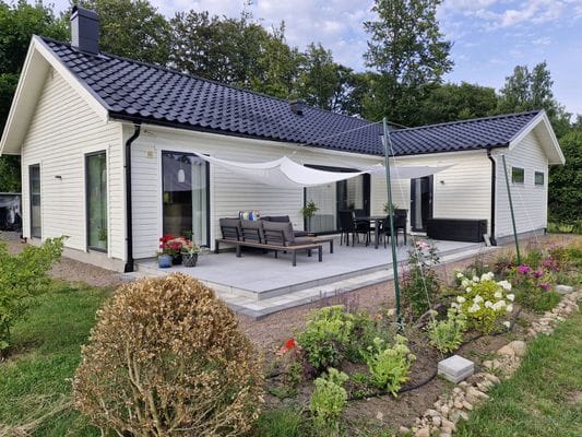 Vackert boende vid skogsranden - Bild 26