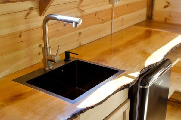 Vackert tiny house i naturområde - Bild 3