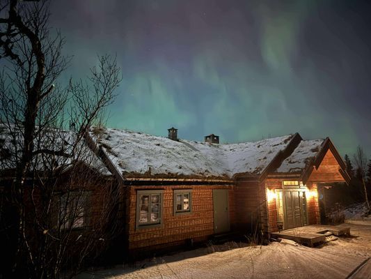 Härlig timmerstuga med ski in/ski out - Bild 2