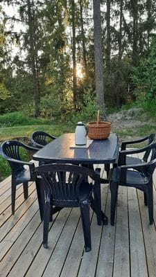 Nyrenoverad stuga med egen brygga - Bild 10