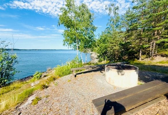 Havsnära skärgårdshus med stor 360° solterrass - Bild 25