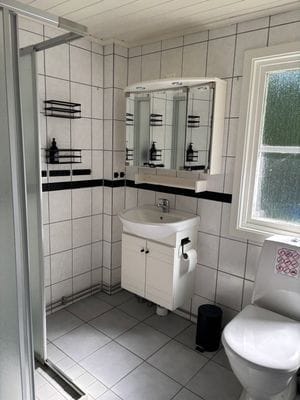 Charmig röd stuga i Valbo-Ryr - Bild 23