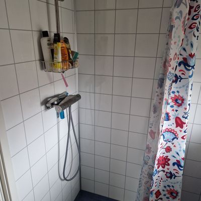 Rymligt skärgårdshus nära havet på Hönö - Bild 13