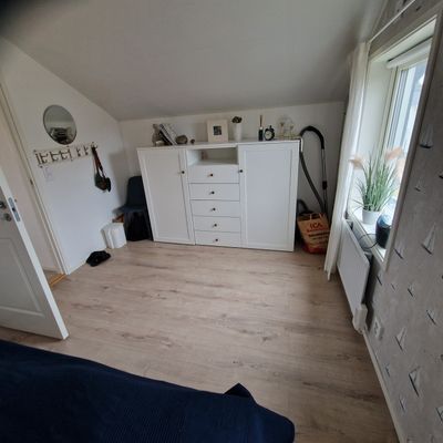 Rymligt skärgårdshus nära havet på Hönö - Bild 11