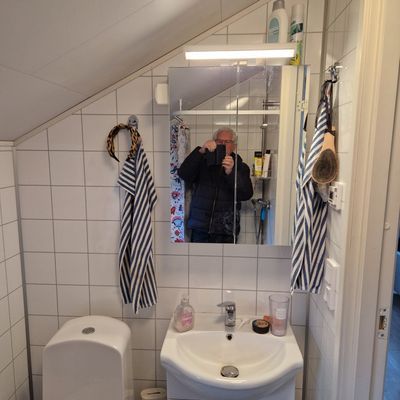 Rymligt skärgårdshus nära havet på Hönö - Bild 17