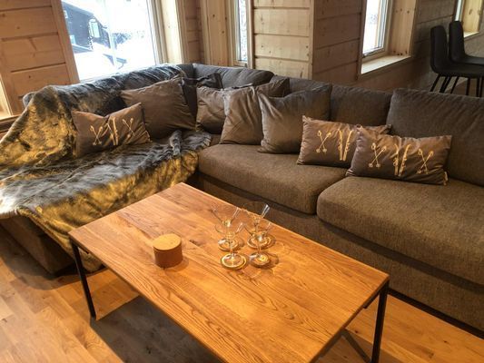 VILLA SKALSVALLEN, Skalets torg, inomhusbordtennis - Bild 38