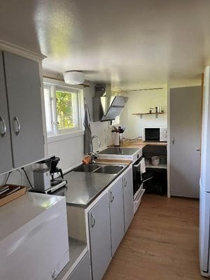 Charmigt gästhus 5 min från bron- Sängkläder inkl. - Bild 13