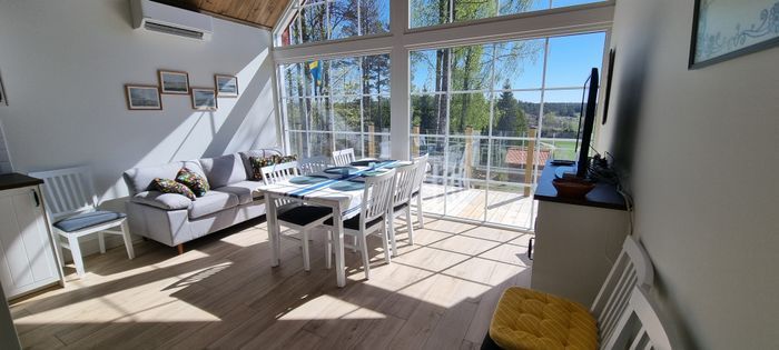 Modern stuga i Lugn miljö - Bild 3