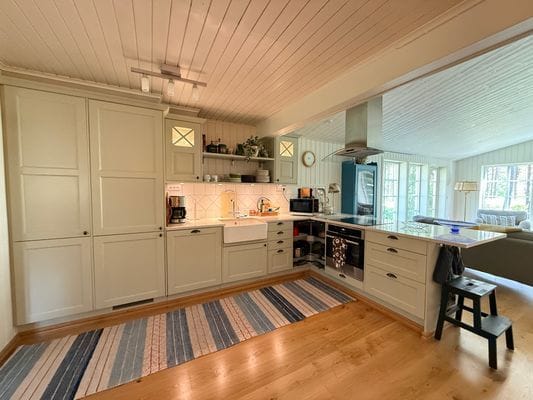 Modernt havsnära hus med bastu i Grisslehamn. - Bild 4