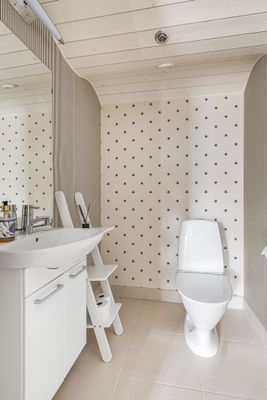 Rymlig fjällstuga i högt soligt läge - Bild 13