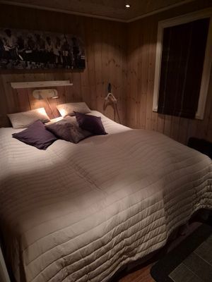 Sovrum 1. Dubbelsäng 180 cm