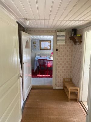Hall nedervåning