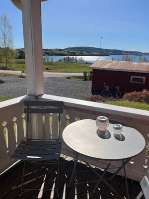 Sjönära lillstuga flogned - Bild 7