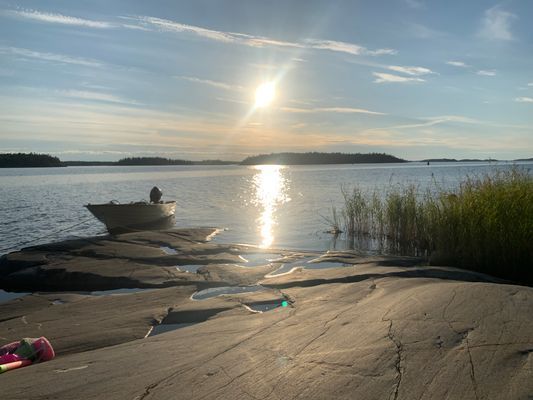Vi ordnar gärna båtutflykt till obebodda öar för bad, picknick och djurliv