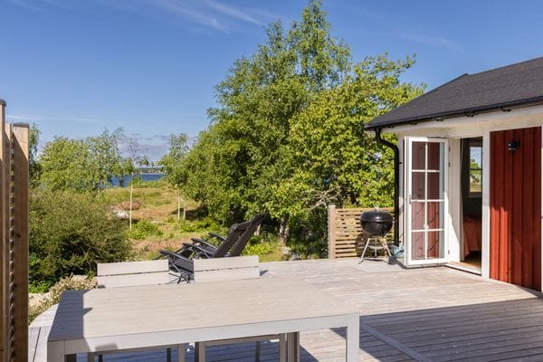 Nybyggd stuga vid havet, motorbåt som tillval - Bild 8