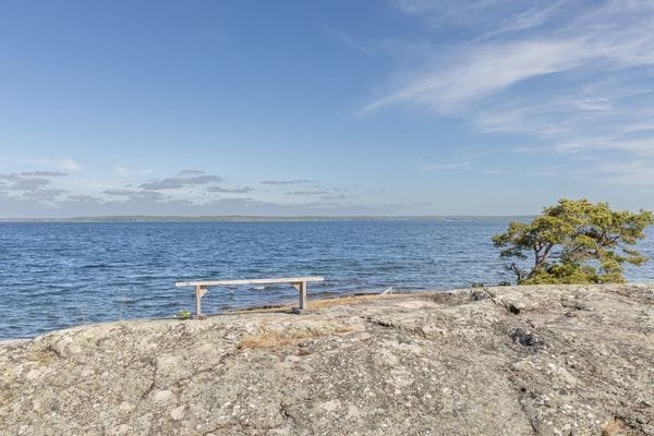 Nybyggd stuga vid havet, motorbåt som tillval - Bild 23
