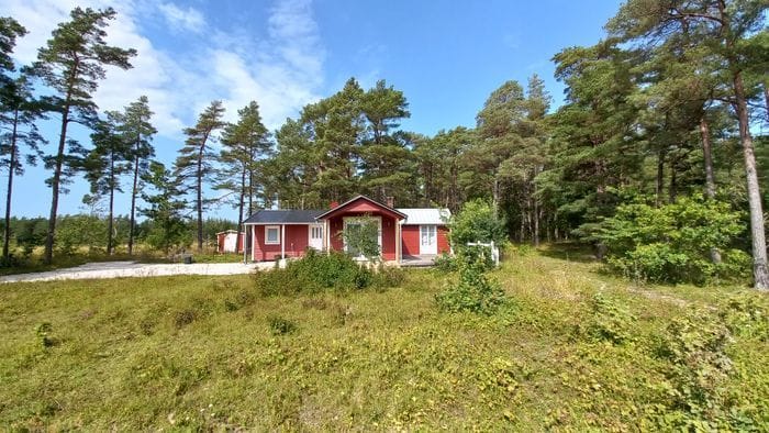 Röd trästuga Fria tider i augusti - Bild 3