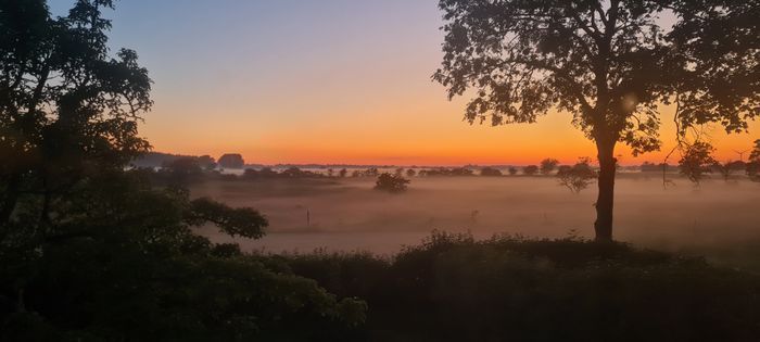 Stuga i stilla miljö på sekelskiftesgård - Bild 25