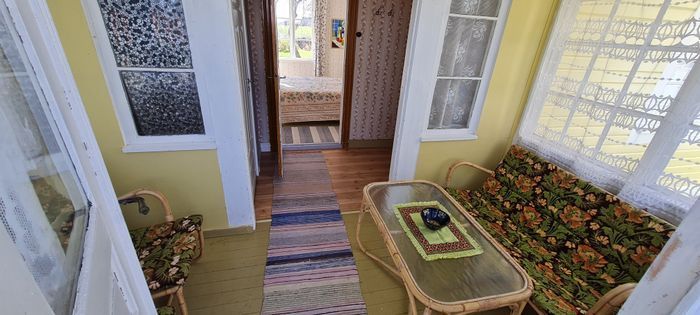Stuga i stilla miljö på sekelskiftesgård - Bild 12