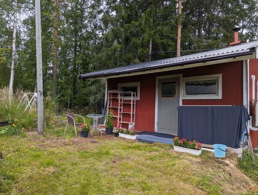 Stuga med el och torrtoalett - Bild 5