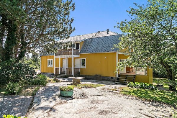 Sommaridyll i Heestrand nära hav, klippor och bad