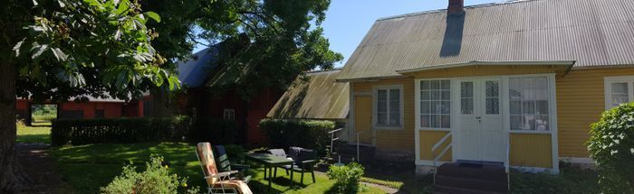 Stuga i stilla miljö på sekelskiftesgård - Bild 22