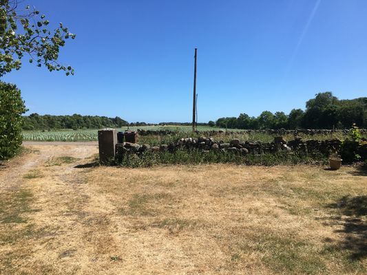 infart och parkeringsyta