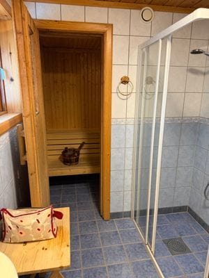 STORA BADRUMMET dusch och bastu