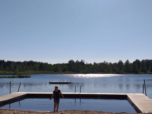 badplats 50 m ifrån stuga