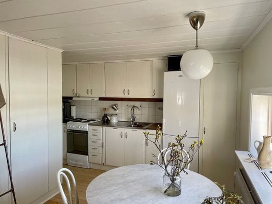 Lantligt boende med närhet till fritid och nöje - Bild 5