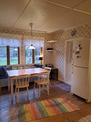 Hus i skogsglänta i Tiveden - Bild 7
