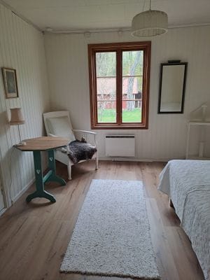 Hus i skogsglänta i Tiveden - Bild 15