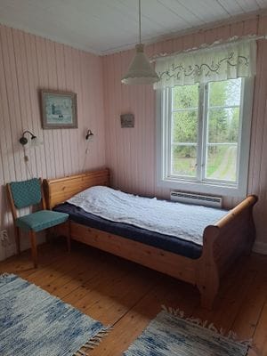 Hus i skogsglänta i Tiveden - Bild 20