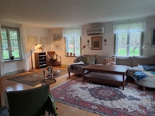 Hus i skogsglänta i Tiveden - Bild 12