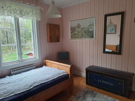 Hus i skogsglänta i Tiveden - Bild 21