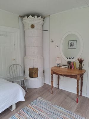 Hus i skogsglänta i Tiveden - Bild 23
