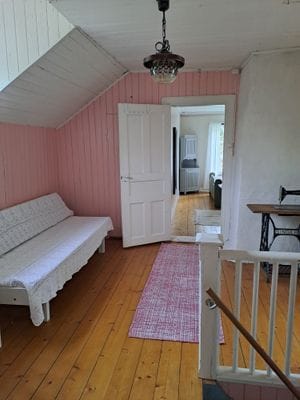 Hus i skogsglänta i Tiveden - Bild 19